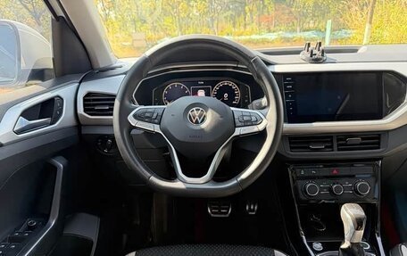 Volkswagen T-Cross I, 2023 год, 1 648 000 рублей, 7 фотография