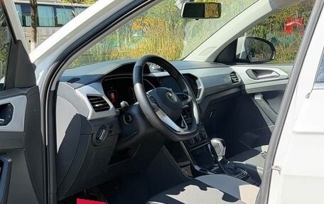 Volkswagen T-Cross I, 2023 год, 1 648 000 рублей, 6 фотография