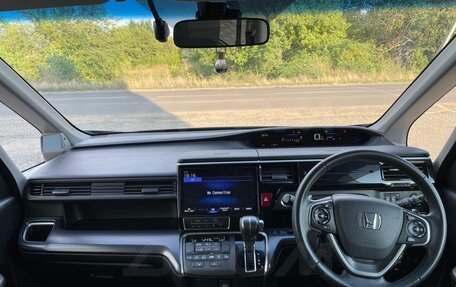 Honda Stepwgn IV рестайлинг, 2020 год, 2 400 000 рублей, 4 фотография