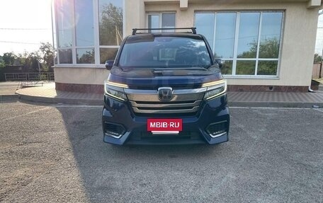 Honda Stepwgn IV рестайлинг, 2020 год, 2 400 000 рублей, 2 фотография