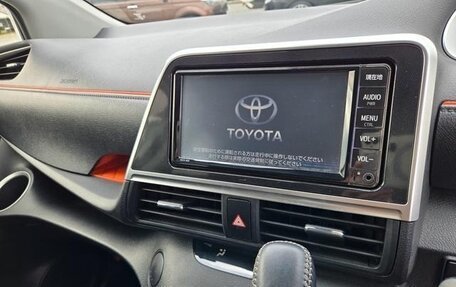 Toyota Sienta, 2023 год, 1 054 000 рублей, 9 фотография