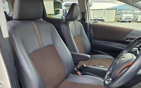 Toyota Sienta, 2023 год, 1 054 000 рублей, 7 фотография