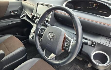 Toyota Sienta, 2023 год, 1 054 000 рублей, 8 фотография
