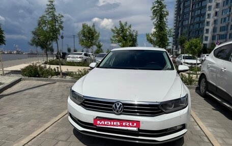 Volkswagen Passat B8 рестайлинг, 2015 год, 1 800 000 рублей, 3 фотография