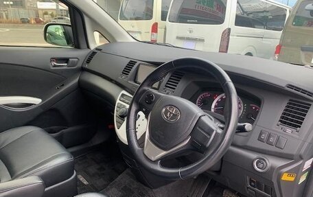 Toyota ISis I, 2017 год, 1 025 000 рублей, 10 фотография