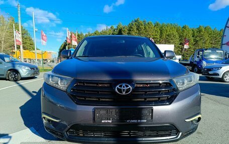 Toyota Highlander III, 2011 год, 2 100 000 рублей, 2 фотография