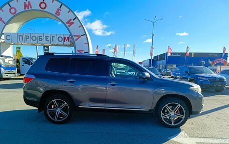 Toyota Highlander III, 2011 год, 2 100 000 рублей, 8 фотография