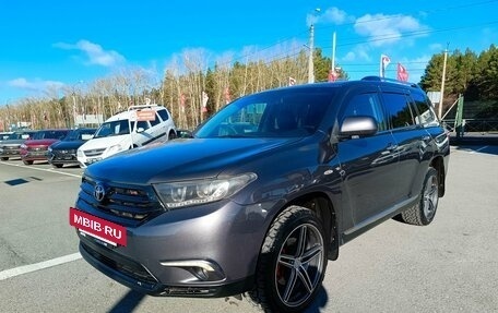 Toyota Highlander III, 2011 год, 2 100 000 рублей, 3 фотография