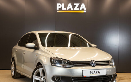 Volkswagen Polo VI (EU Market), 2012 год, 800 000 рублей, 2 фотография