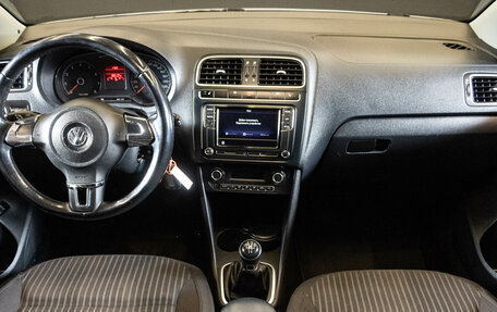 Volkswagen Polo VI (EU Market), 2012 год, 800 000 рублей, 5 фотография
