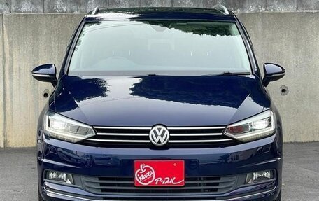 Volkswagen Touran III, 2016 год, 1 000 000 рублей, 3 фотография