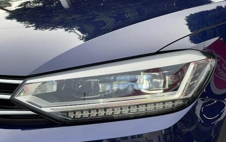 Volkswagen Touran III, 2016 год, 1 000 000 рублей, 11 фотография
