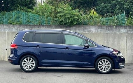 Volkswagen Touran III, 2016 год, 1 000 000 рублей, 7 фотография