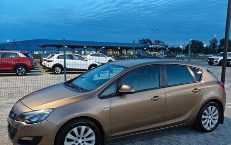 Opel Astra J, 2014 год, 960 000 рублей, 2 фотография