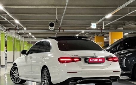 Mercedes-Benz E-Класс, 2022 год, 6 250 000 рублей, 5 фотография