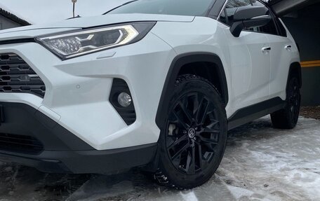 Toyota RAV4, 2020 год, 3 600 000 рублей, 2 фотография