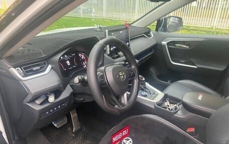 Toyota RAV4, 2020 год, 3 600 000 рублей, 3 фотография