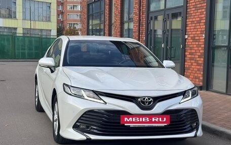 Toyota Camry, 2018 год, 2 680 000 рублей, 2 фотография