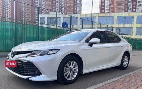 Toyota Camry, 2018 год, 2 680 000 рублей, 11 фотография