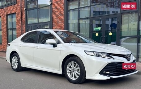 Toyota Camry, 2018 год, 2 680 000 рублей, 3 фотография
