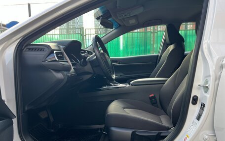 Toyota Camry, 2018 год, 2 680 000 рублей, 19 фотография