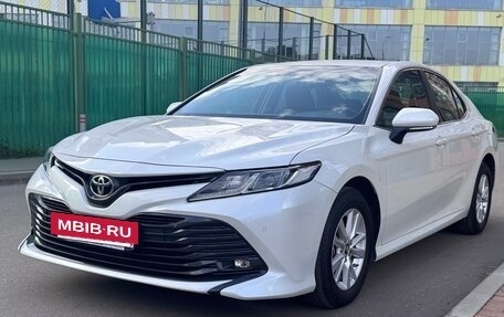 Toyota Camry, 2018 год, 2 680 000 рублей, 14 фотография