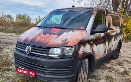 Volkswagen Transporter T6 рестайлинг, 2017 год, 2 480 000 рублей, 2 фотография
