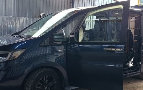 Honda Stepwgn IV рестайлинг, 2019 год, 2 550 000 рублей, 10 фотография
