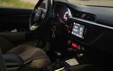 KIA Rio IV, 2021 год, 1 615 000 рублей, 2 фотография