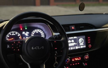 KIA Rio IV, 2021 год, 1 615 000 рублей, 7 фотография