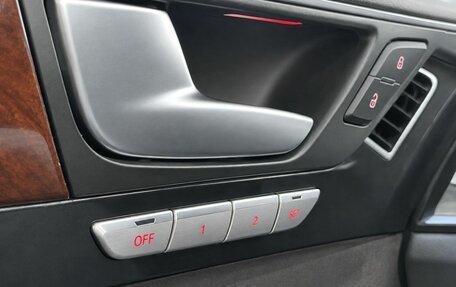 Audi A8, 2013 год, 1 470 000 рублей, 10 фотография