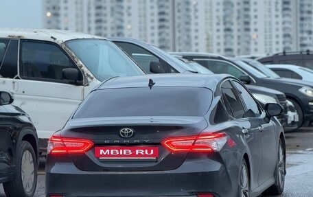 Toyota Camry, 2018 год, 2 490 000 рублей, 2 фотография