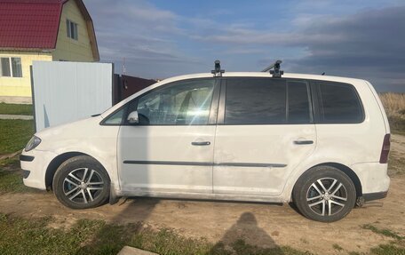 Volkswagen Touran III, 2008 год, 495 000 рублей, 2 фотография