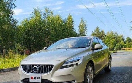 Volvo V40 II рестайлинг, 2016 год, 1 395 000 рублей, 1 фотография