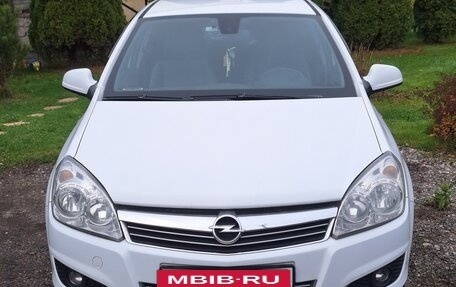 Opel Astra H, 2013 год, 850 000 рублей, 1 фотография