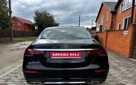 Mercedes-Benz E-Класс, 2022 год, 6 200 000 рублей, 3 фотография