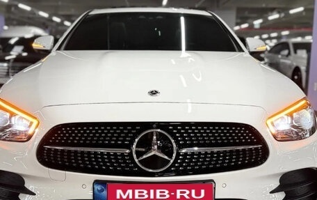 Mercedes-Benz E-Класс, 2023 год, 5 000 000 рублей, 1 фотография