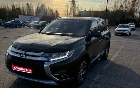 Mitsubishi Outlander III рестайлинг 3, 2016 год, 2 500 000 рублей, 1 фотография