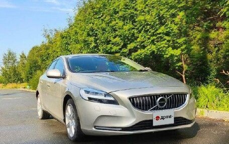 Volvo V40 II рестайлинг, 2016 год, 1 395 000 рублей, 2 фотография