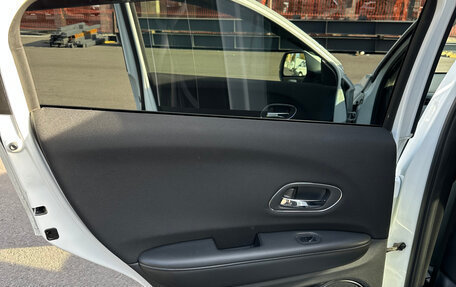 Honda Vezel, 2015 год, 1 250 000 рублей, 34 фотография