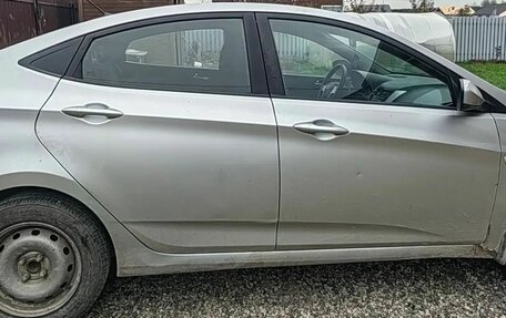 Hyundai Solaris II рестайлинг, 2012 год, 350 000 рублей, 8 фотография