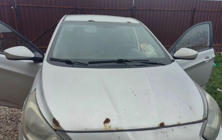 Hyundai Solaris II рестайлинг, 2012 год, 350 000 рублей, 6 фотография