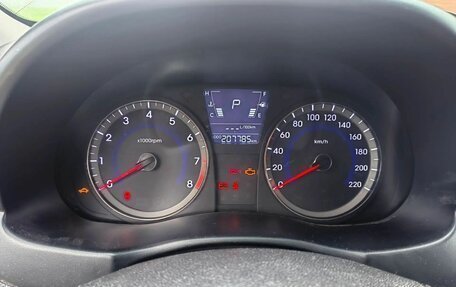 Hyundai Solaris II рестайлинг, 2012 год, 350 000 рублей, 13 фотография
