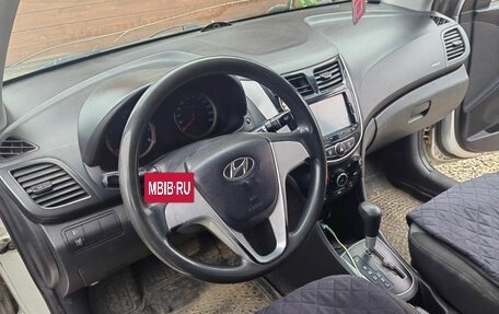 Hyundai Solaris II рестайлинг, 2012 год, 350 000 рублей, 19 фотография