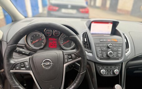 Opel Zafira C рестайлинг, 2014 год, 960 000 рублей, 9 фотография