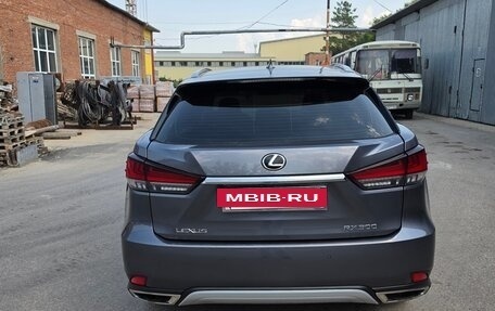 Lexus RX IV рестайлинг, 2019 год, 3 900 000 рублей, 5 фотография