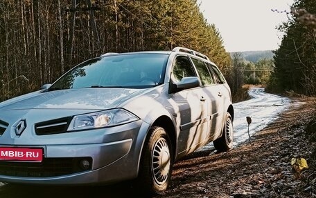 Renault Megane III рестайлинг, 2009 год, 330 000 рублей, 2 фотография
