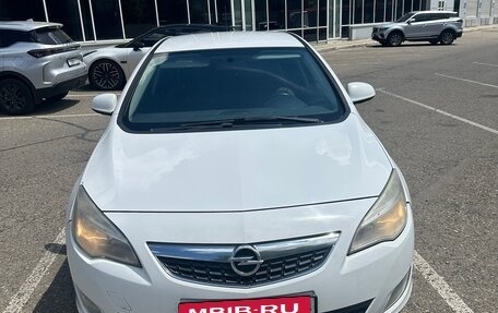Opel Astra J, 2011 год, 500 000 рублей, 1 фотография