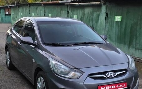 Hyundai Solaris II рестайлинг, 2011 год, 740 000 рублей, 1 фотография