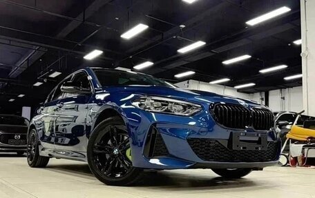 BMW 1 серия, 2023 год, 1 865 000 рублей, 1 фотография